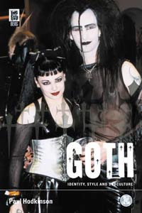 un bien jolie couple de goth 